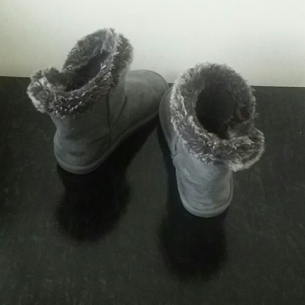 Boots - Picture 4 of 4
